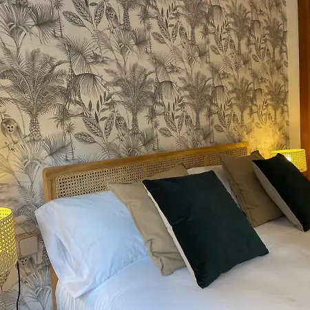 City Center 3 Bedroom Eurobell 2 Apartment *